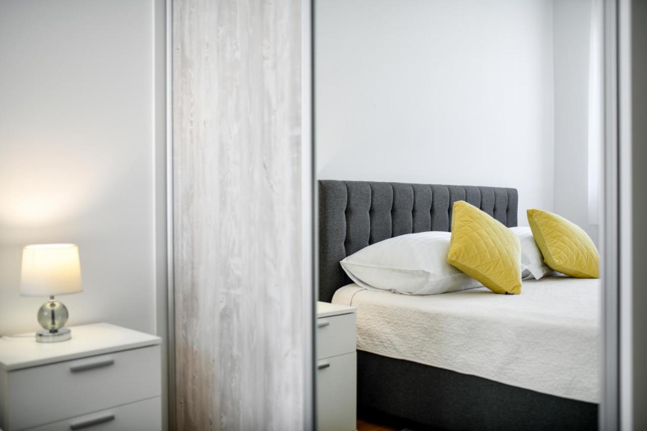 Modern Apartment For 2025' Vacation In ザダル エクステリア 写真