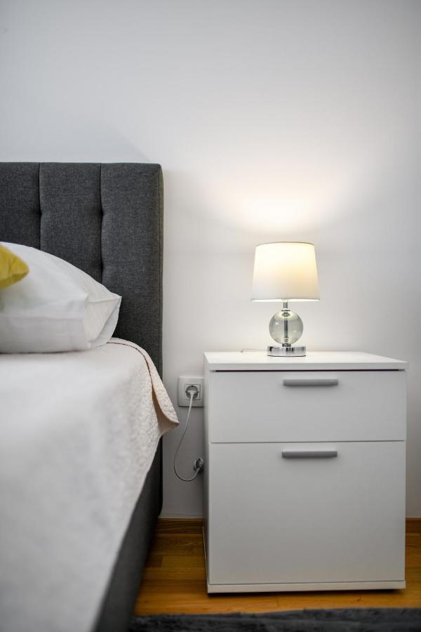 Modern Apartment For 2025' Vacation In ザダル エクステリア 写真