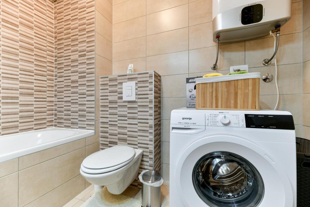 Modern Apartment For 2025' Vacation In ザダル エクステリア 写真