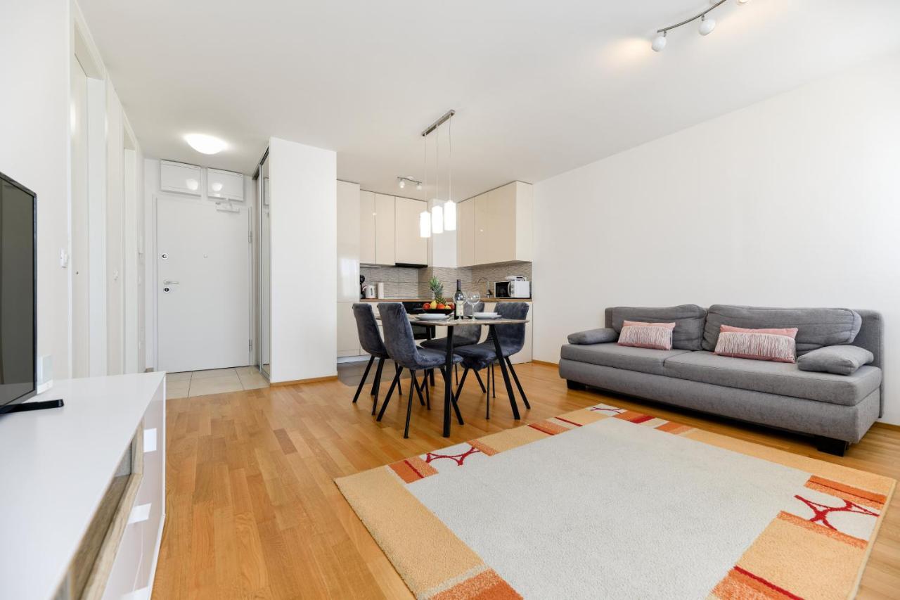 Modern Apartment For 2025' Vacation In ザダル エクステリア 写真